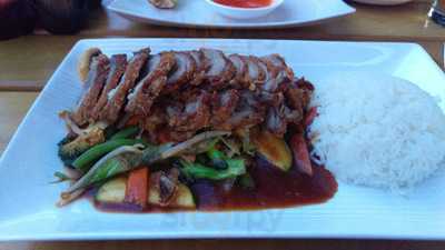 Xin ChÀo Im Goldenen Drachen