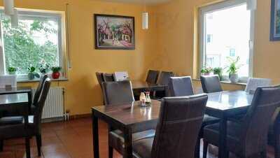 Xin ChÀo Im Goldenen Drachen