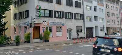 Xin ChÀo Im Goldenen Drachen