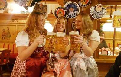 Bier- Und Weinstube Vis à Vis