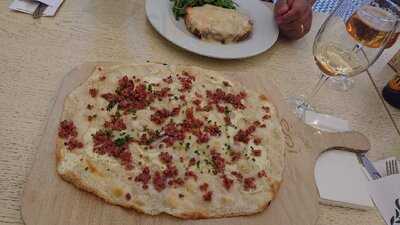 Epi Boulangerie Patisserie Petit Bistro & Pain Francais