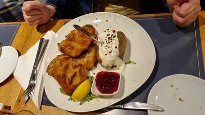 Vier Rheindörfer - Restaurant & Bar