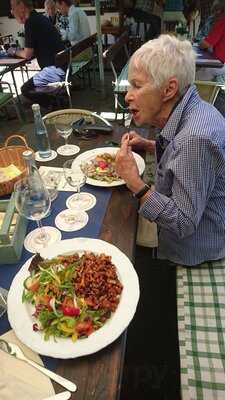 Hanz Und Franz Im Gasthaus Peters