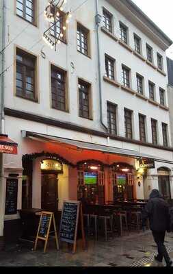 The Irish Bar - Pub & Grill At Mojo