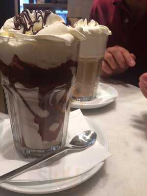 Dulce Chocolate And Ice Cream