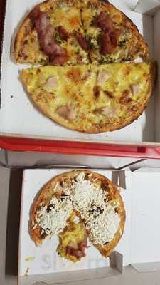 Ninas Pizza & Bistro