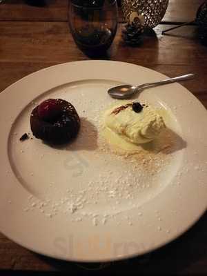 Vinoteca-trattoria Und Weinbar