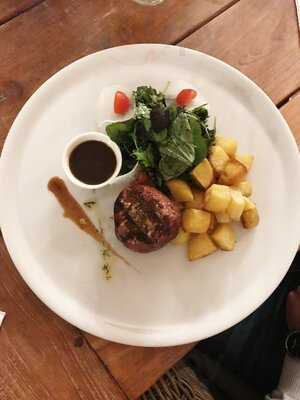 Vinoteca-trattoria Und Weinbar