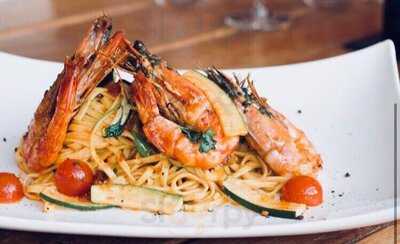 Vinoteca-trattoria Und Weinbar