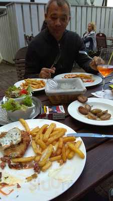 Oma Kepmann Der Gastliche Hof