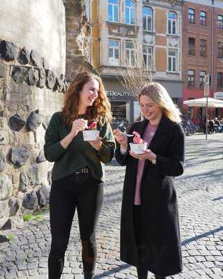 Yomaro KÖln Inh. Stephanie Loy