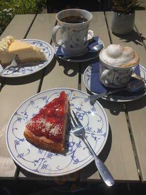 Nadjas Kleiner Kuchen- Und Kaffee-garten