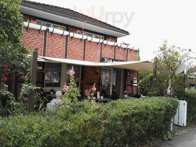 Nadjas Kleiner Kuchen- Und Kaffee-garten