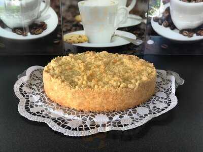 Nadjas Kleiner Kuchen- Und Kaffee-garten