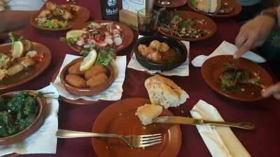 El Cilantro Tapas Bar Y Restaurante