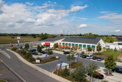 Julia's… Restaurant & Café Bar