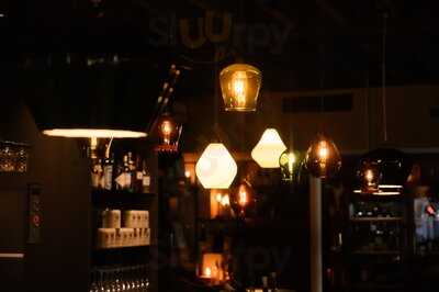 Ta Os Weinbar By Lausterer