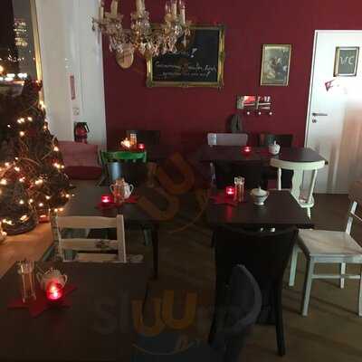 Curios Bistro & Cafe