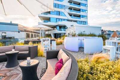 Wolfram Bar & Terrace