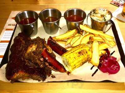 Raph's Bbq Family Diner