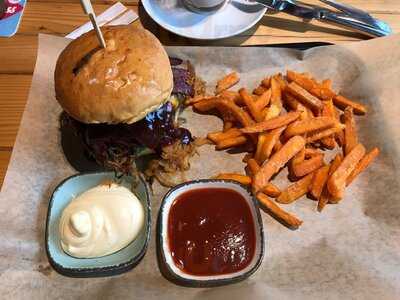 Raph's Bbq Family Diner