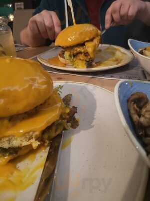 Bb’s Rhein Street Food