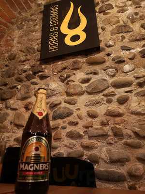 Horns & Crowns Bar