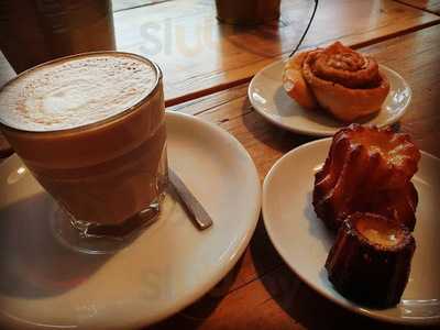 Carlsons Coffee Food Bar