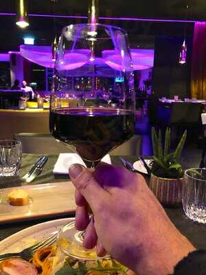 The View Skylounge & Bar