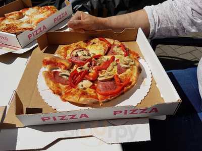 Pizzeria Charlie Braun