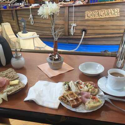 Copacabana Das Frühstücksschiff