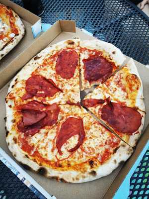 Fellini Steinofenpizza & Grill