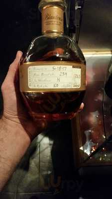 Plüsch Bar & Lounge