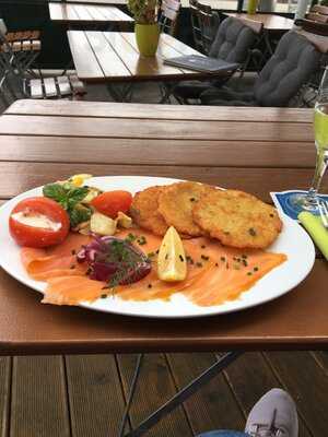 Port 19 - Meat & Moore