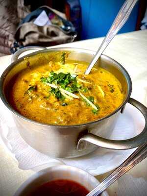 Laxmi Tandoori & Curry Restaurant