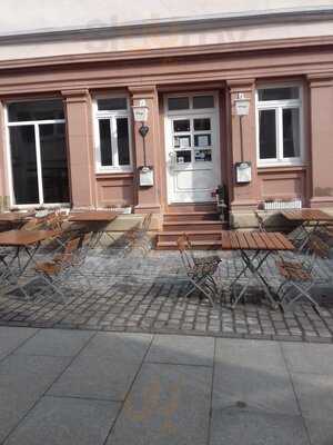 Henry's Restaurant & Bar