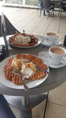 Charlotta Ampezzan Eiscafe