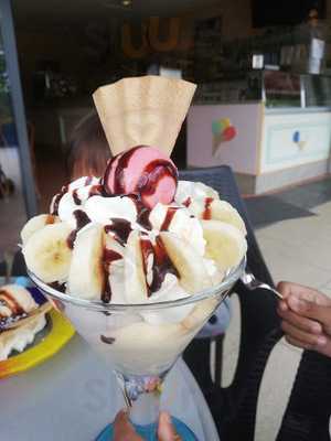 Charlotta Ampezzan Eiscafe