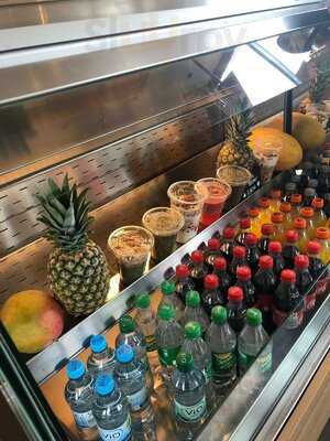 Small's & Tall's Cafe