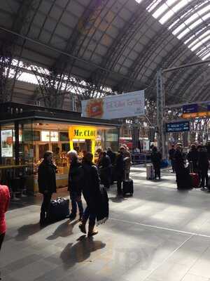 Mr. Clou Am Hauptbahnhof