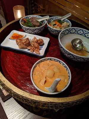 Müü Thong - Thailändisches Spezialitäten-restaurant