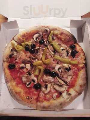 Pizzeria La Rusticana