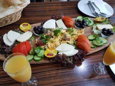 Kristall Grill Kebap Restaurant