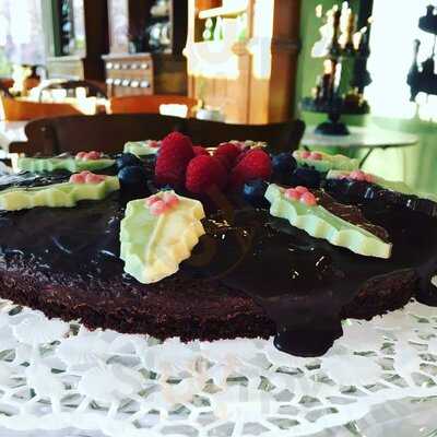 Luise Café & Weinbar