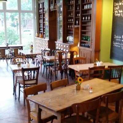 Luise Café & Weinbar