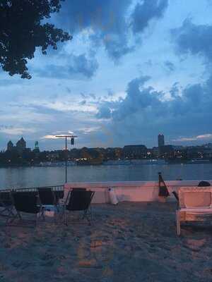 Km 689 Cologne Beach Club