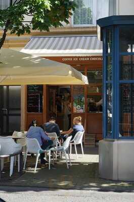 Mint Ice Cream & Coffee