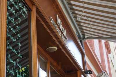 Mint Ice Cream & Coffee