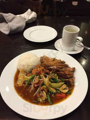 Yummi Restaurant And Bar