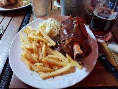 Manhattan Restaurant & Bar